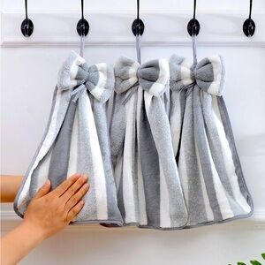 Striped Bow Accent Hand Towel Set NEW 🏷️